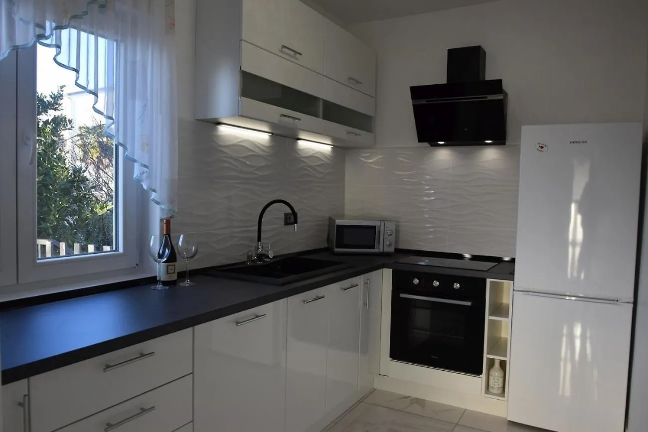 Apartments With A Parking Space Crikvenica - 22434